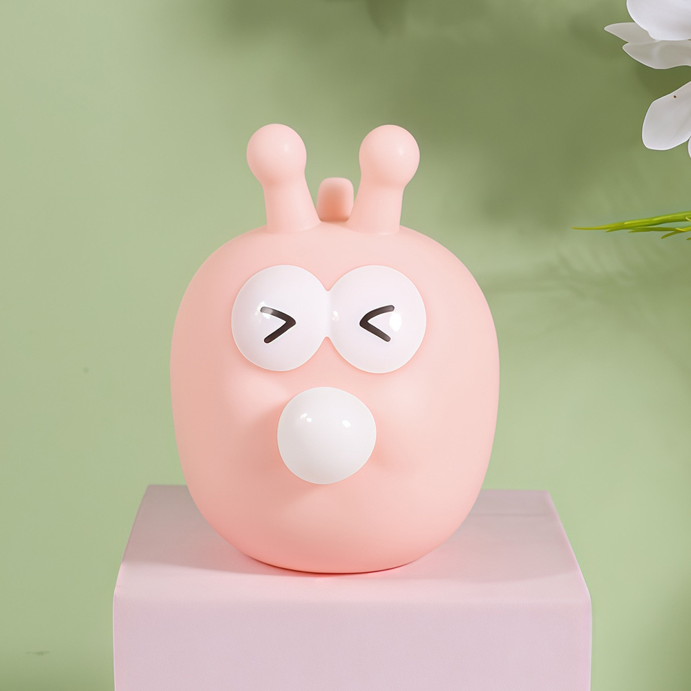 7.5cm 달팽이가 거품을 뱉는다