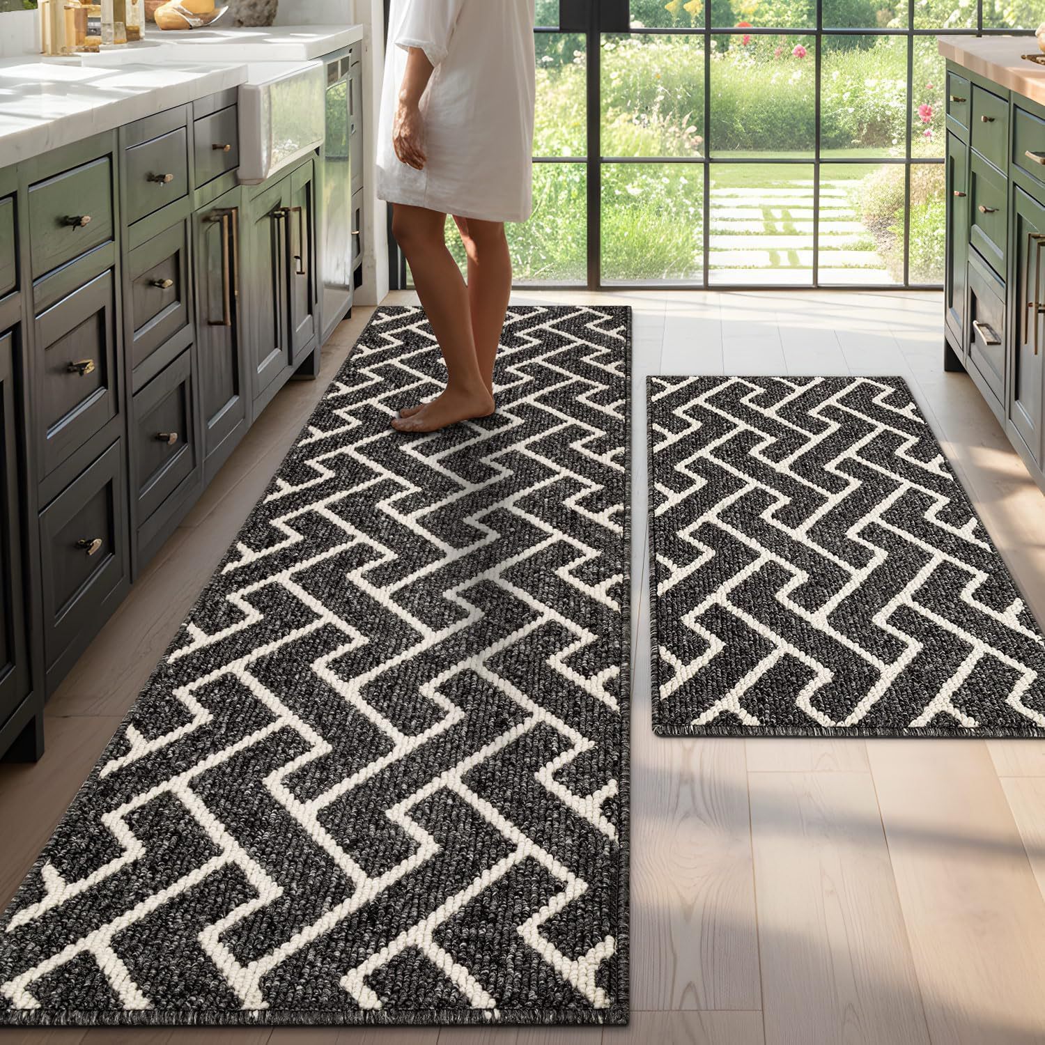 Factory direct sale simple line kitchen floor mat two-piece set American-style knife and fork long absorbent foot mat Amazon TEMU