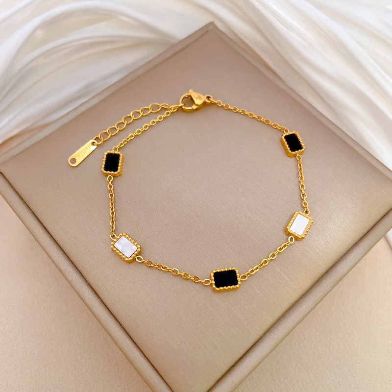 Black And White Square Bracelet For Women Retro Style Gift_voghion.com