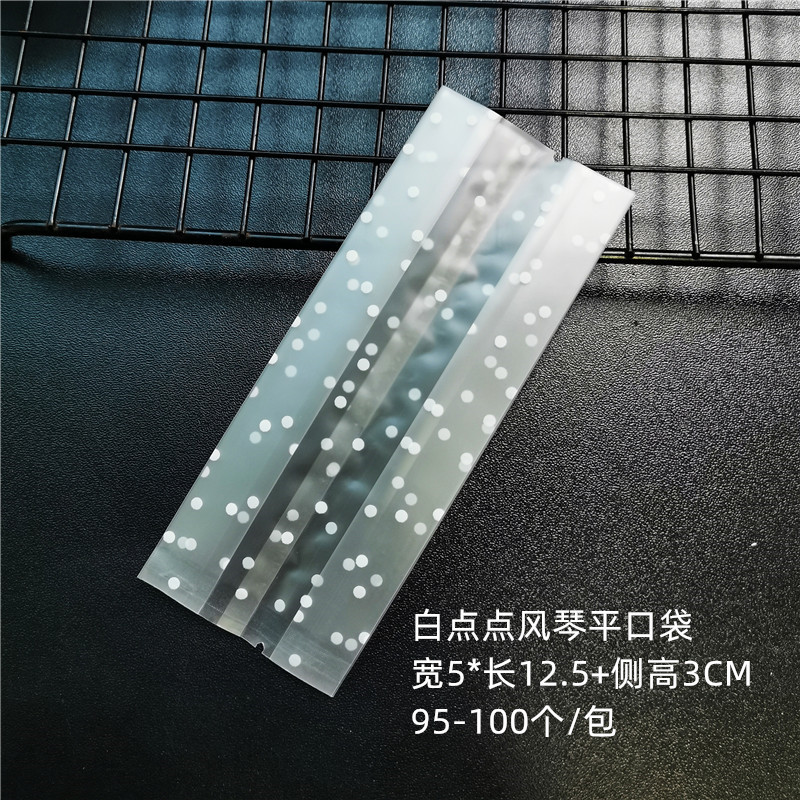 Cerca de 100 pasteles grandes de piña blanca