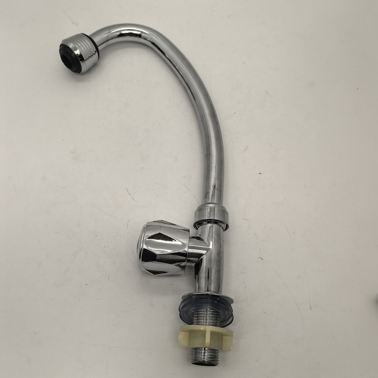 外贸南美单冷水龙头立式厨房菜盆水龙头加长弯管带网球电镀钻石轮