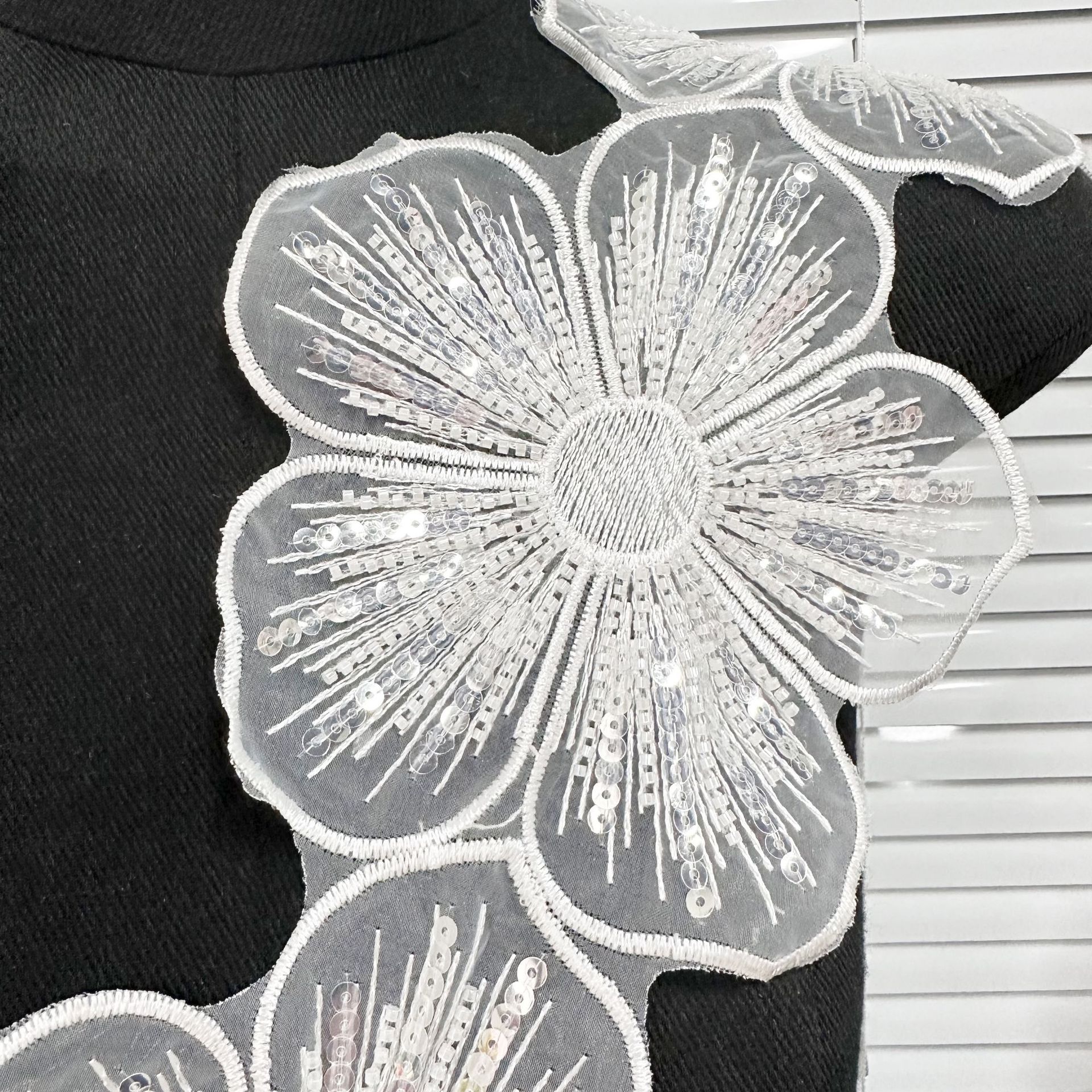 Encaje Bordado con Lentejuelas de 17cm de Poliéster para Vestidos y Calzado