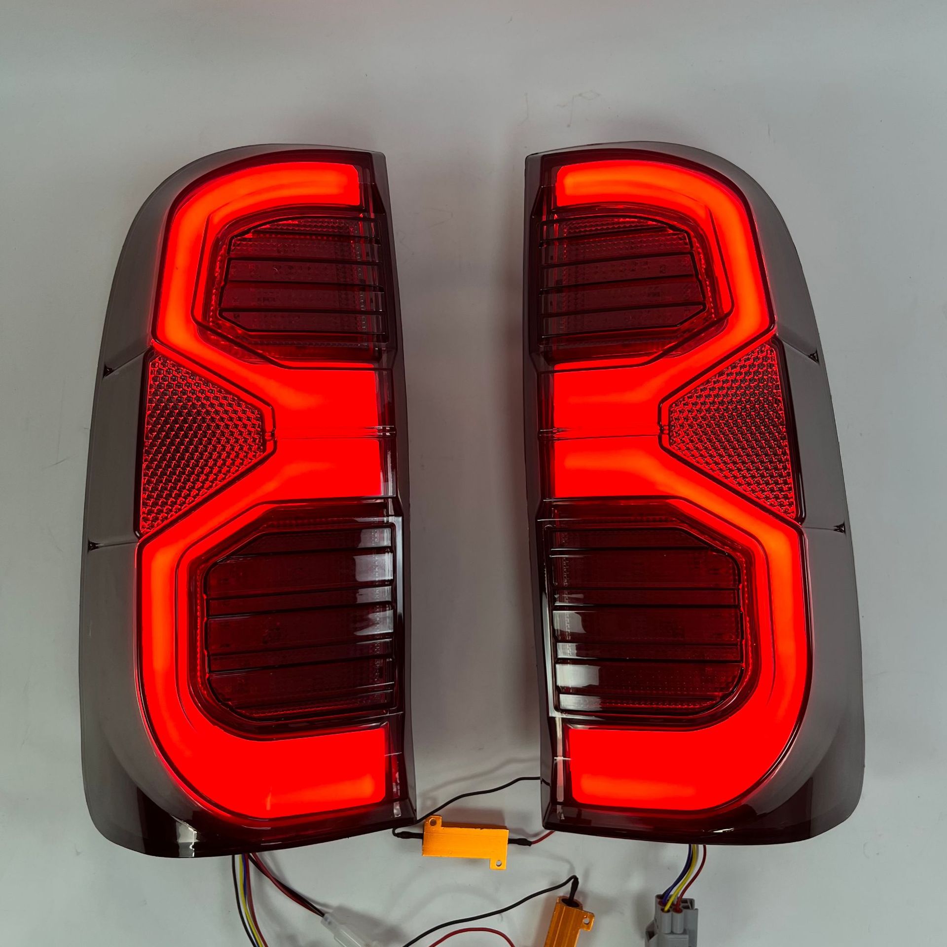 Suitable for 04-15 years Hellux Vigo tail light HILUX VIGO modified LED tail light LED warning light