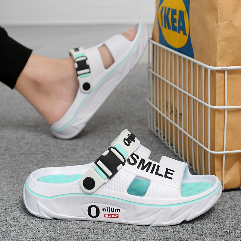 Sandalias y zapatillas de estilo nuevo para hombre 2025 verano masaje de pies hogar suela blanda pareja zapatillas casuales estilo caliente transfronterizo para mujer