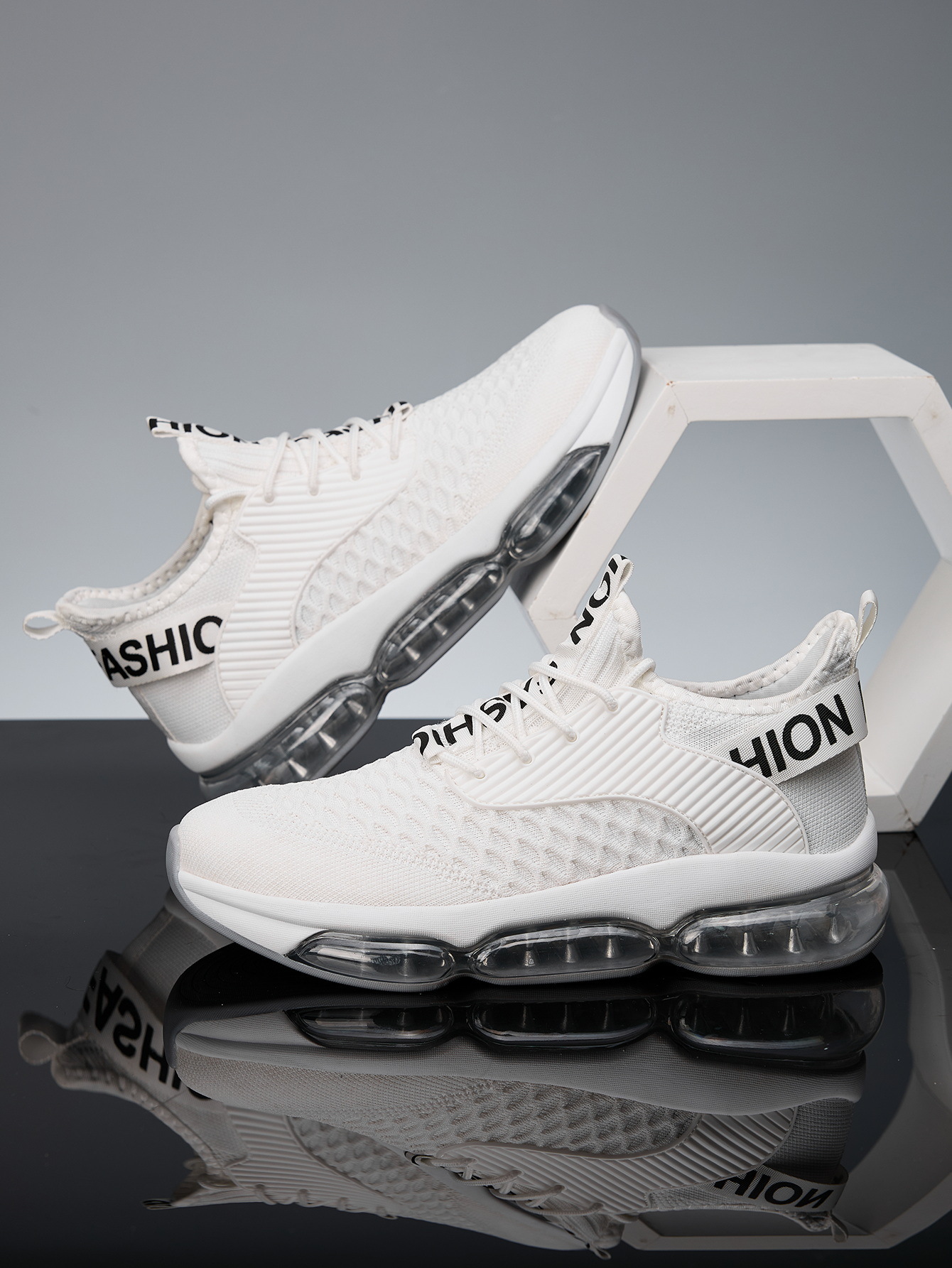 Breathable White Mesh Running Shoes For Men With Air Cushioning_voghion.com