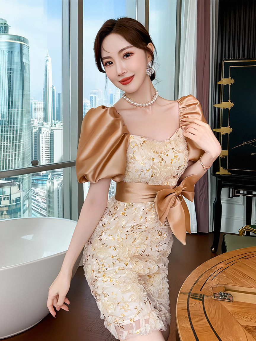 Váy ren ôm hông cổ vuông tay phồng phong cách Pháp — Màu vàng sâm panh