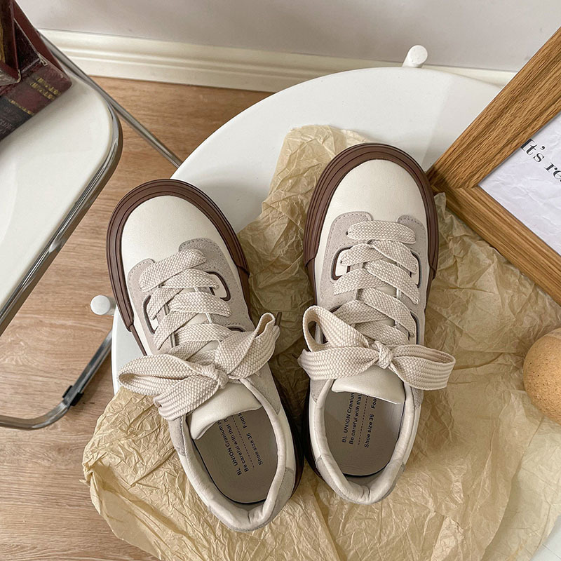 Women's Casual Shoes White Deer Design Flat Sole Trainers_voghion.com