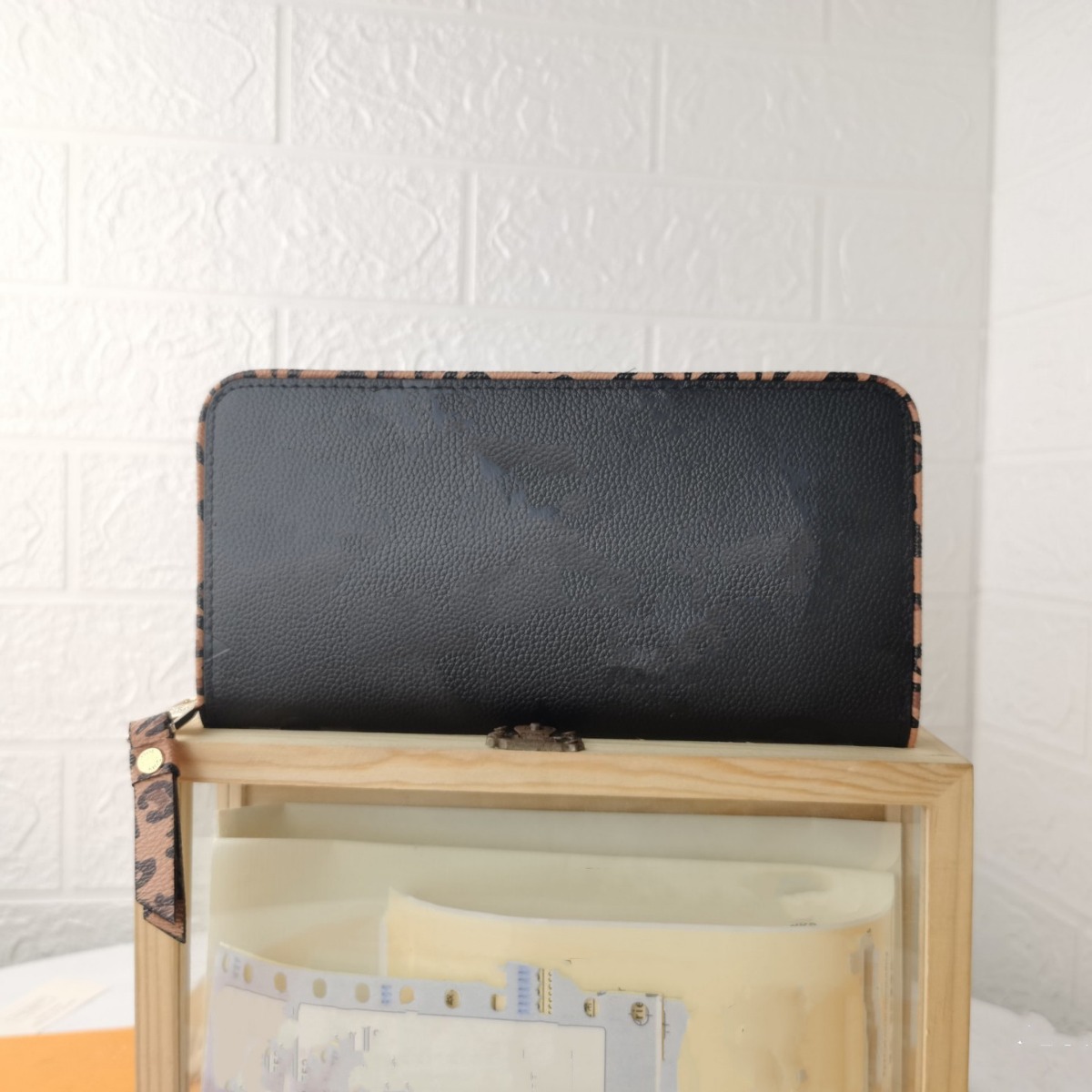 long universal wallet with zipper for men and women