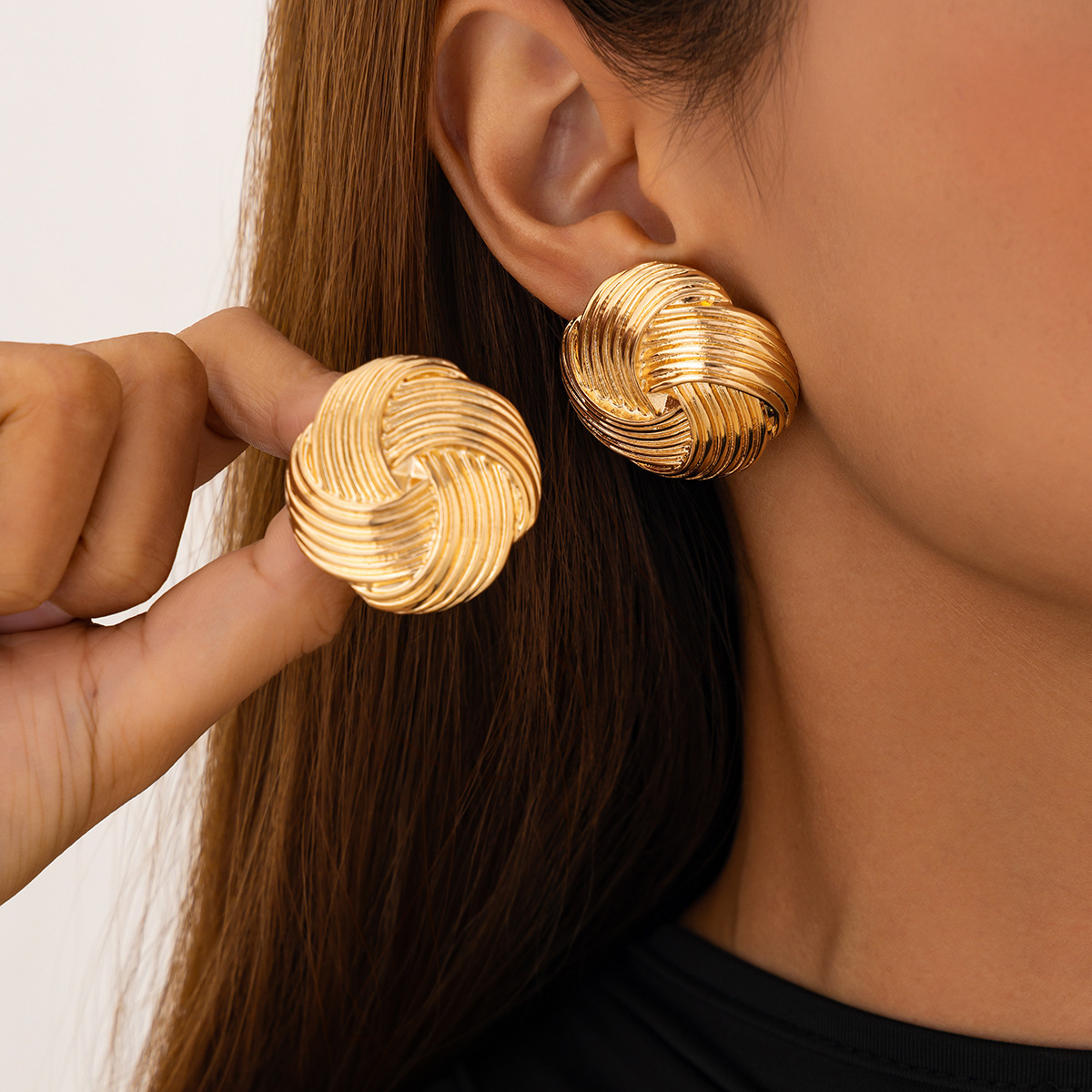 22g Weight Metal Ear Needle Material Drop Earrings, Ear Studs Classification 1 Pair Quantity Holiday, Street Occasion Metal Material Geometric, Heart Shape Pattern All Seasons Season Women's Gender Polished Finish Plating Design Retro, Classic Style Style 1 Pair Retro Classic Style Geometric Heart Shape Plating Metal Drop Earrings Ear Studs 26