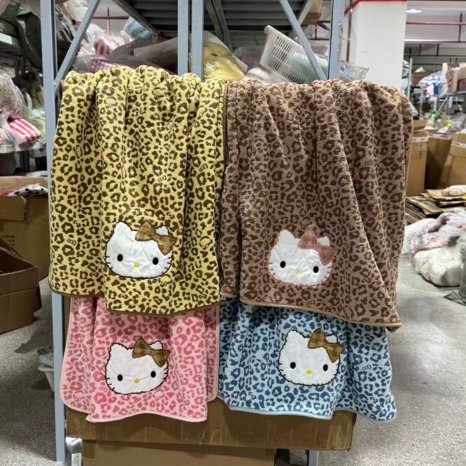 New Leopard Print Cat Bath Towel, Stylish for Home Use, Thickened and Enlarged, More Absorbent Than Pure Cotton, Embroidered Bath Towel New Leopard Print Cat Bath Towel, Stylish for Home Use, Thickened and Enlarged, More Absorbent Than Pure Cotton, Embroidered Bath Towel