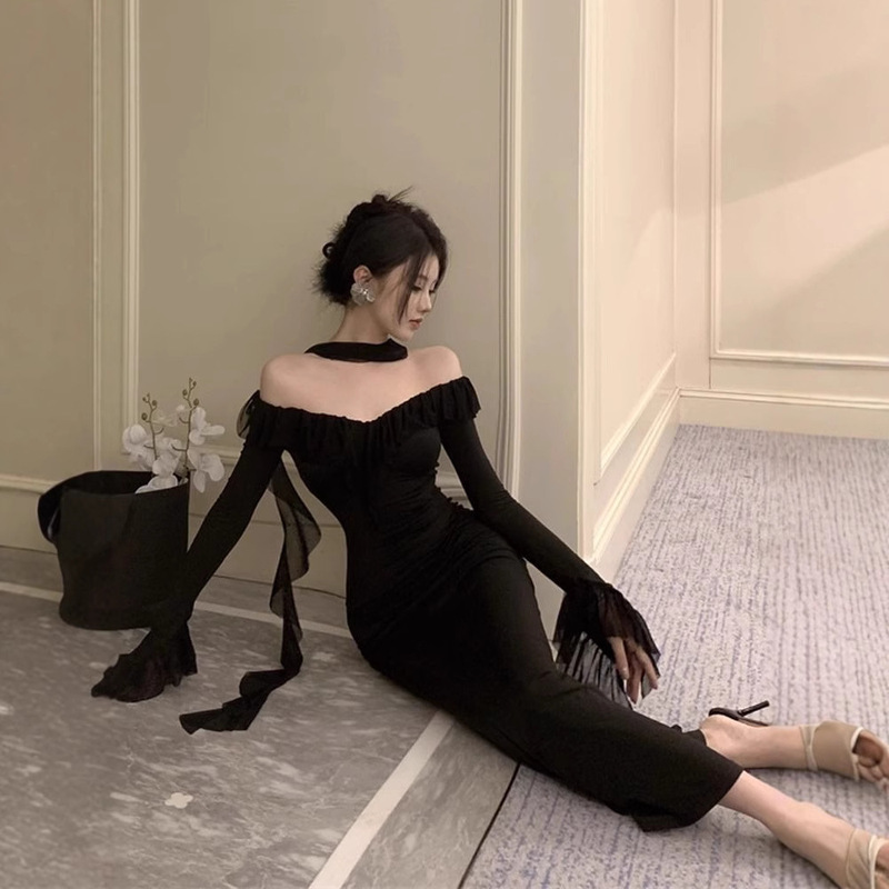 2024 New French Hepburn Style Black off-shoulder dress Women's Spring and Autumn Hip Mid-length dress