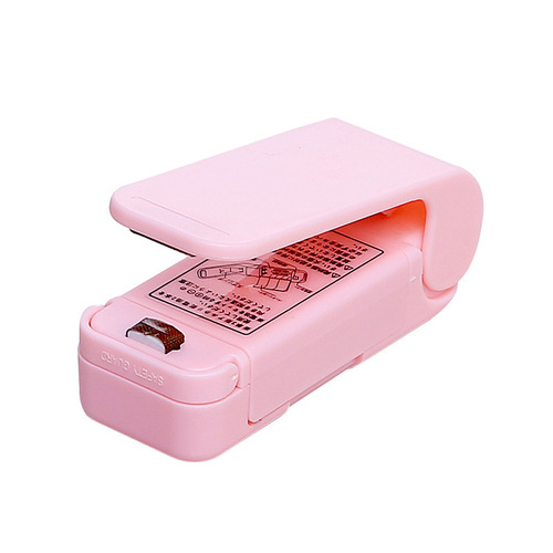 Small mini hand-pressed snack sealing machine with battery Fresh-keeping packaging household plastic bag sealing machine wholesale