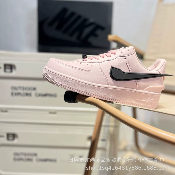 Peach powder black
