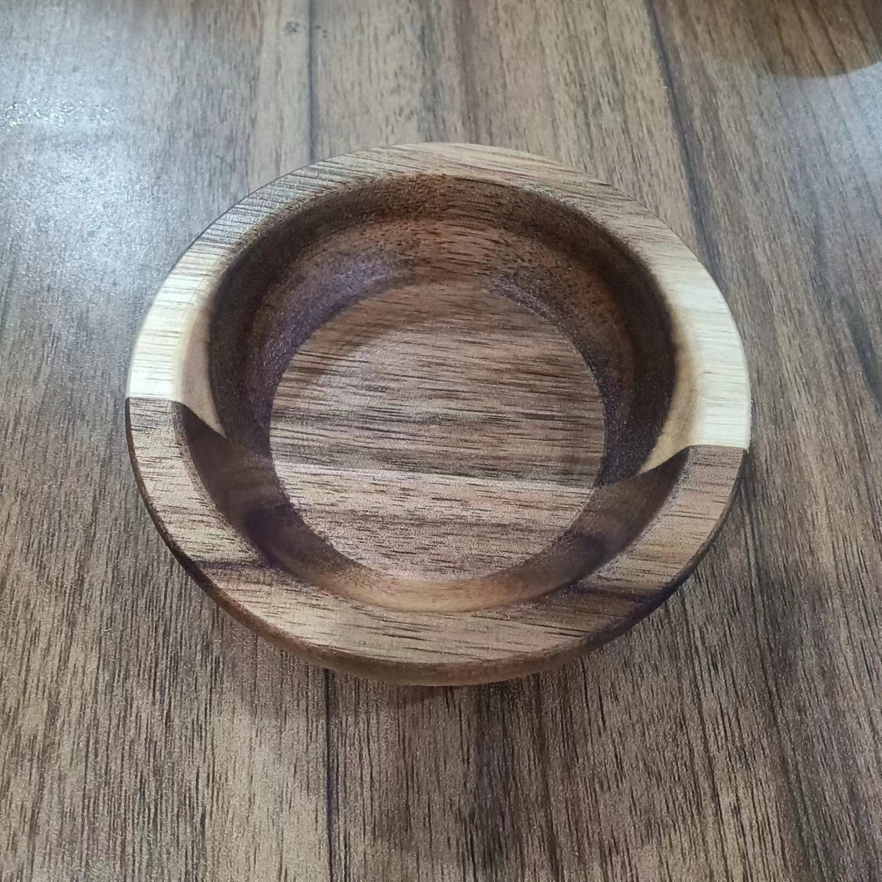 Madera de caucho japonesa pequeña y exquisita, bandeja de nueces redonda simple, bandeja de bocadillos de frutas secas para el hogar, almacenamiento en la sala de estar