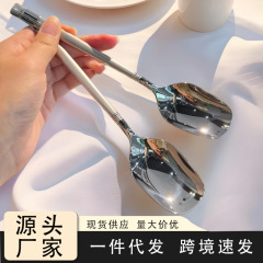 ステンレススプーン家庭用の厚い食事のスープネットの赤い顔の値の韓国式のスプーンの長い柄のデザートのスプーンの提灯のスプーン
