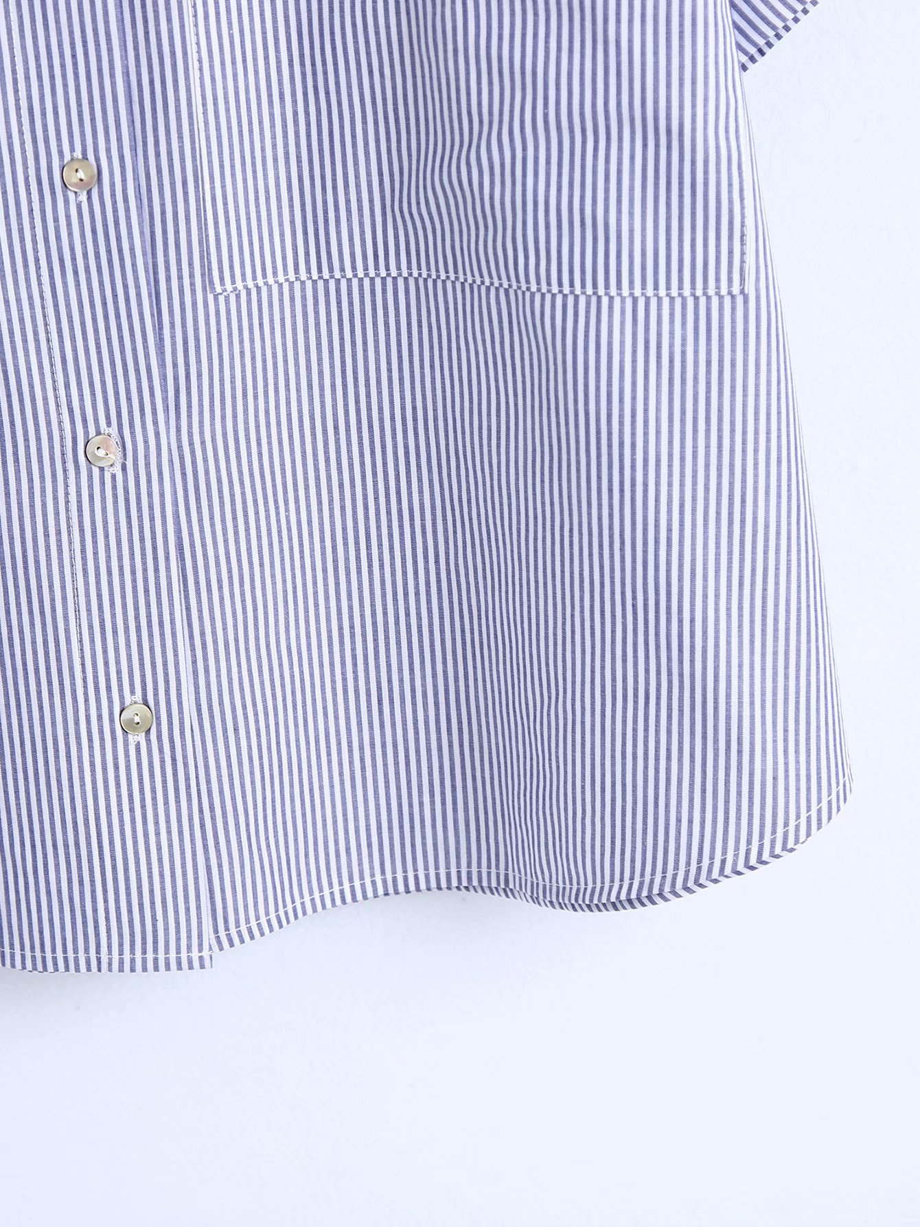 Blusa oversize de popelina con manga media y solapa con rayas azules NSAM47437