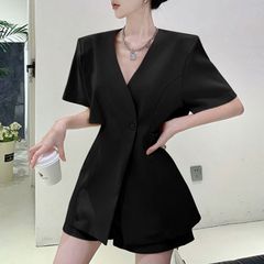 新款2025时尚套装露腰V领西装外套女高腰阔腿休闲短裤