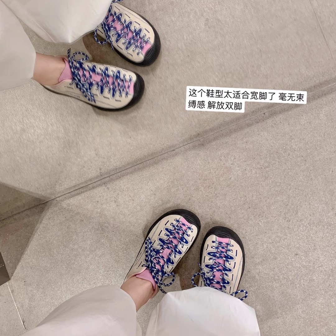 Zapatos de entrenamiento de alta altura de cuero de vaca, zapatos de entrenamiento de mujer al aire libre para caminar con suela gruesa de primavera y otoño 2024 nuevas zapatillas deportivas de color.