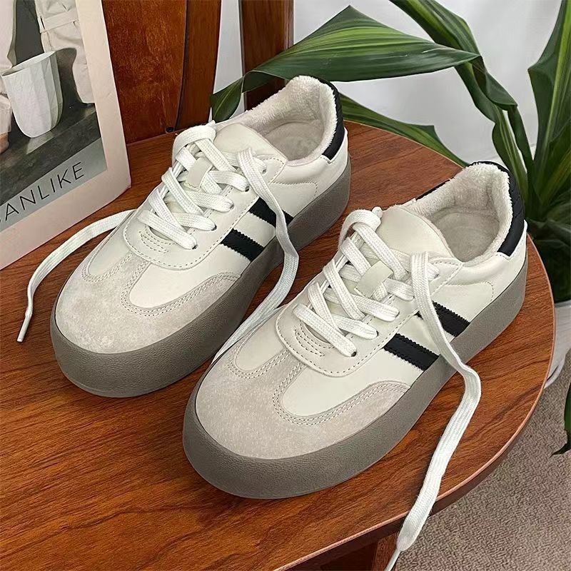 Zapatos de entrenamiento de invierno 2025 nuevos zapatos de mujer cómodos, zapatos casuales de skate retro de altura gruesa zapatos blancos pequeños