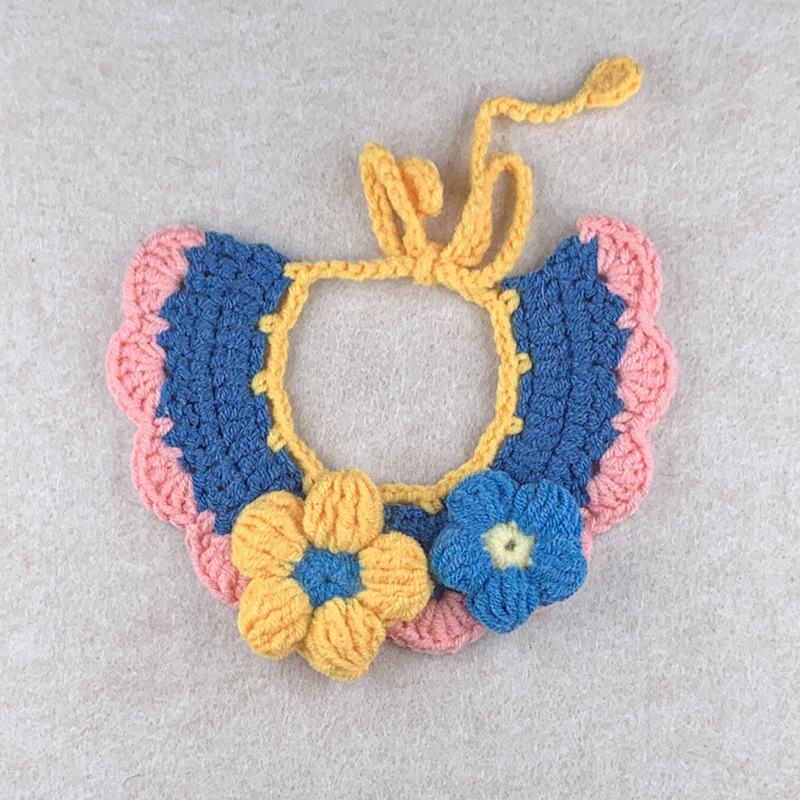 진한 노란색 퍼프 꽃