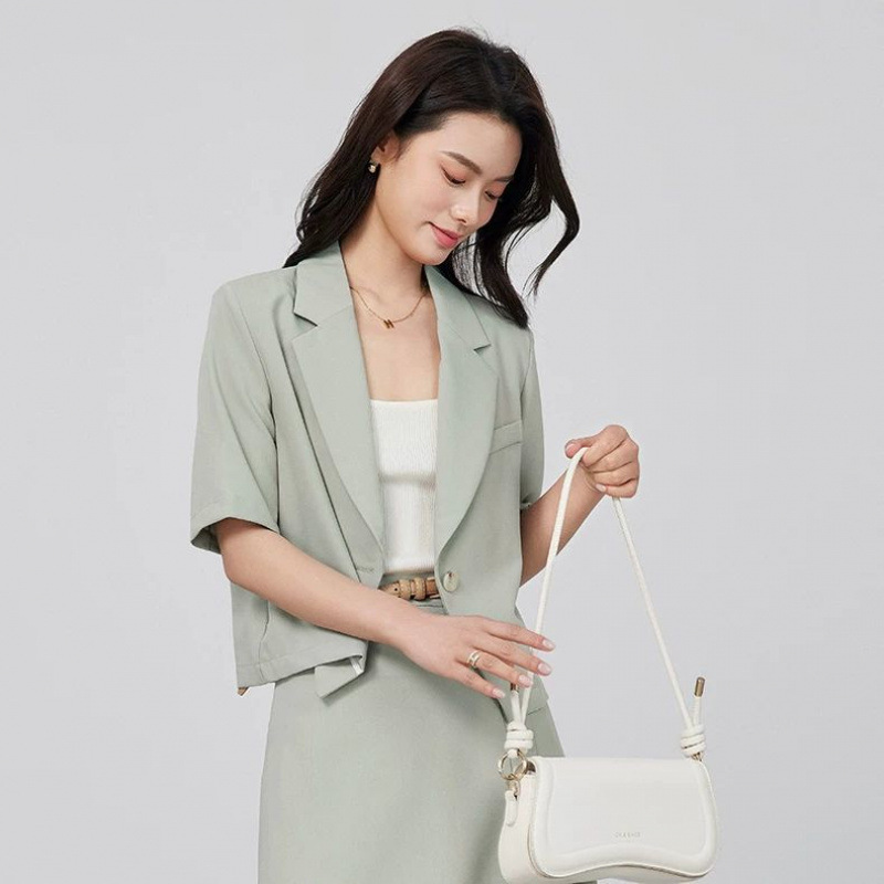 민트 그린 슈트