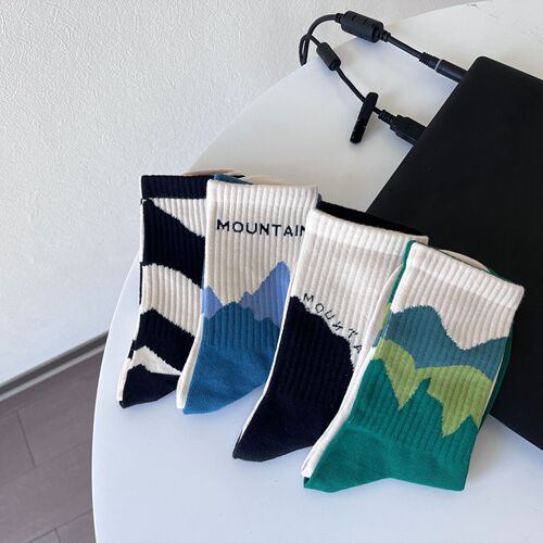 Socks for men, mid-calf socks for women, spring and summer stockings, black and white striped color matching, Japanese and Korean style, versatile autumn and winter trendy socks