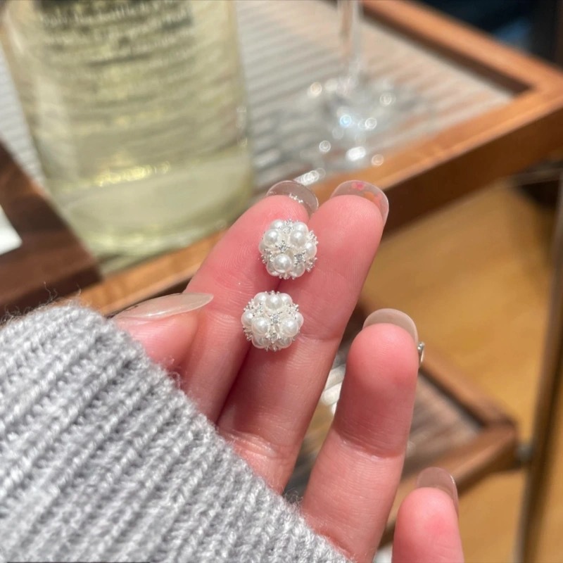 Nuevo micropartón de piedra hortenida flores perlas perlas nicho femenino diseño de alta sensación pendientes de moda joyas de orejas