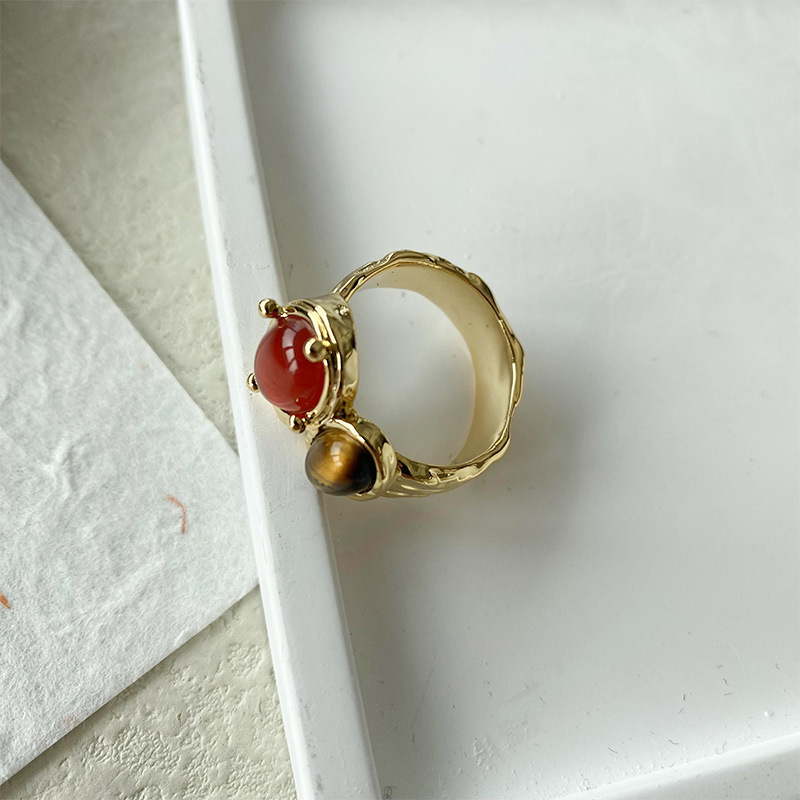 Anello francese vintage, elegante e senza tempo con rubino e ambra, stile lussuoso di alta gamma, design unico, anello alla moda per l'indice._voghion.com