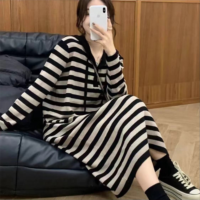 60212 # Dress Spring 2025 New French Lazy Style Retro Hooded Mid-Length Knitted Stripesd Sweater
