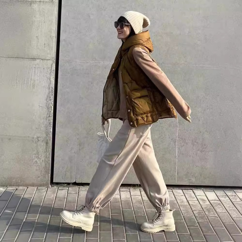 European 2024 Winter New White Duck Down Vest Lightweight Double-sided Wearing Down Hooded Vest Warm Jacket Vest
