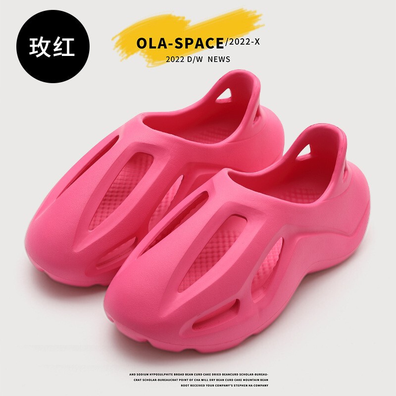 Cross-border factory wholesale couple hole shoes men's sandals men's beach shoes plus size personality wear foreign trade tide in stock Cross-border factory wholesale couple hole shoes men's sandals men's beach shoes plus size personality wear foreign trade tide in stock