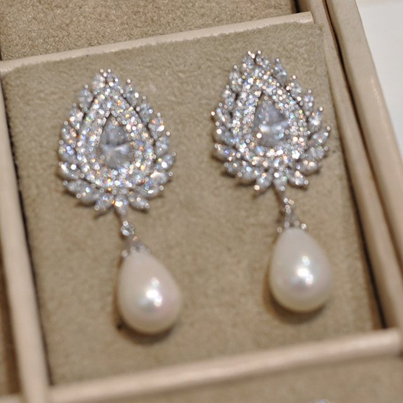 Elegant Luxurious Lady Geometric Imitation Pearl Copper Inlay Zircon Women's Drop Earrings display picture 3