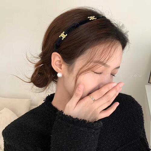 Zhao Lusi's same style Internet celebrity velvet headband autumn pressed hair tassel headband trendy versatile retro hair accessories wholesale