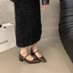 太ヒールの靴と女性の靴の新型はメアリー珍の靴の浅い口の先を合わせて秋冬の晩風の2025フランスに通勤します。