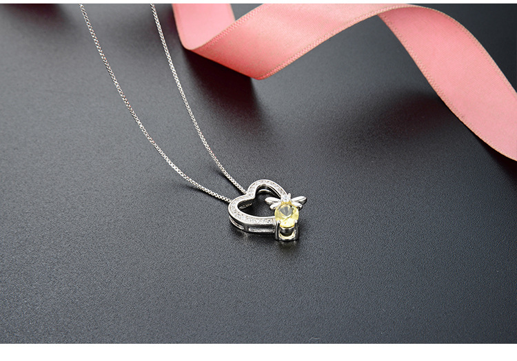 Pendentif En Forme De Coeur De Chaîne De Clavicule De Zircon D'argent Jaune S925 Simple De Mode display picture 4