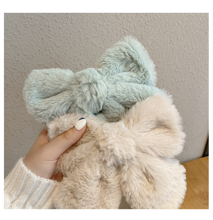 Women's Modern Style Classic Style Bow Knot Plush Hair Clip display picture 2