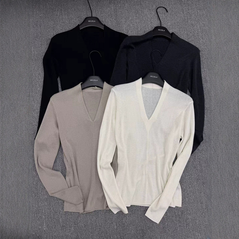 Zhirou Puyuan Sweater 2026 Early Autumn V-Neck Wool Sweater Elegant Casual Long-Sleeved Knitted Base Sweater for Women 88232 Zhirou Puyuan Sweater 2026 Early Autumn V-Neck Wool Sweater Elegant Casual Long-Sleeved Knitted Base Sweater for Women 88232