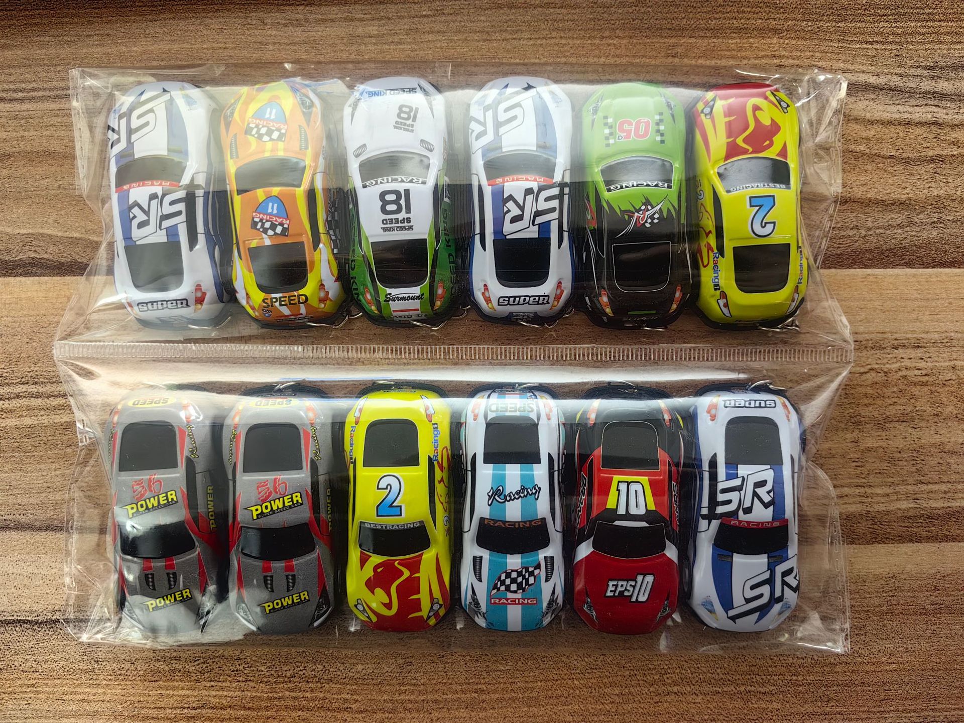 Bolsas OPP personalizadas -6.8CM estilo rally llavero 12 (pedido mínimo de 100 juegos)