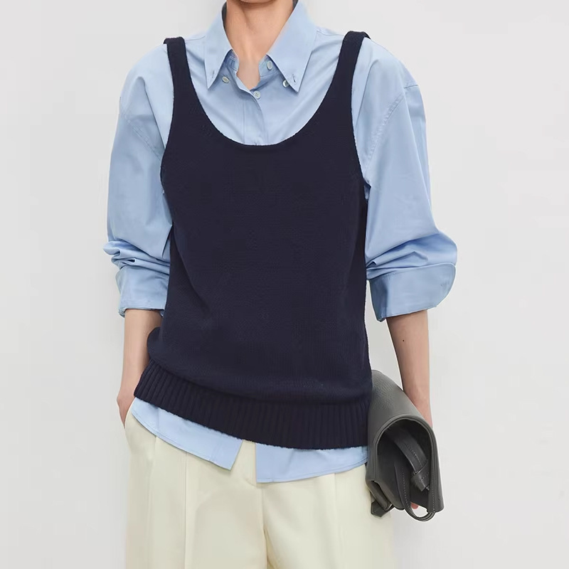 Korean-Style Relaxed Knit Camisole with a Slim Fit, Ribbed Hem, and a High-End Feel, Perfect for Layering Korean-Style Relaxed Knit Camisole with a Slim Fit, Ribbed Hem, and a High-End Feel, Perfect for Layering