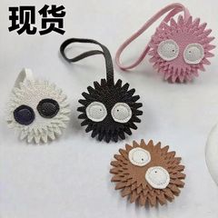 创意皮革丑萌双面可爱煤球简约轻奢新款车内挂饰女潮钥匙包包挂件