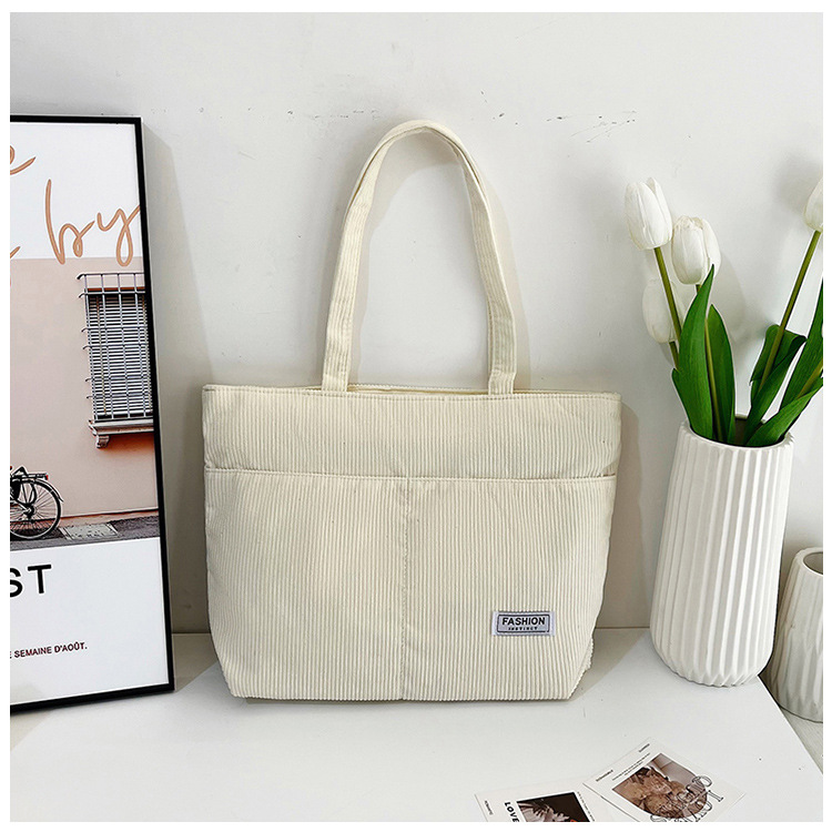 The fashionable and retro bucket bag for women, the new large-capacity versatile crossbody bag for women, and the trendy and elegant tote bag for women are selling well undefined