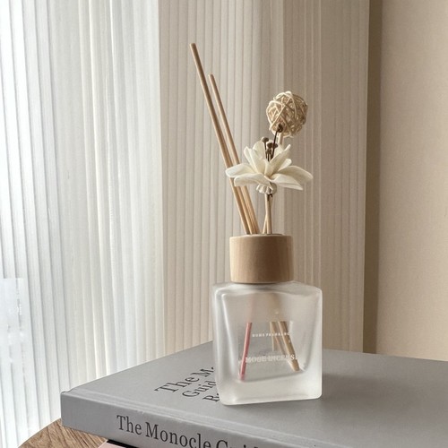 MUJI INS Original Wood-Dried Flower Decor, Flameless Vine Branch Aroma Diffuser for Living Room, Bedroom, and Bathroom, Odor Elimination, Long-lasting Fragrance