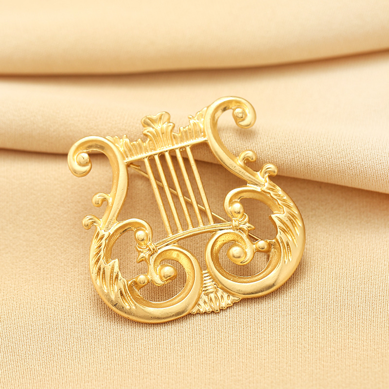 New Retro Harp Metal Glossy Brooch Women's High-End High-End Brooch Labubu Accessories Corsage Wholesale