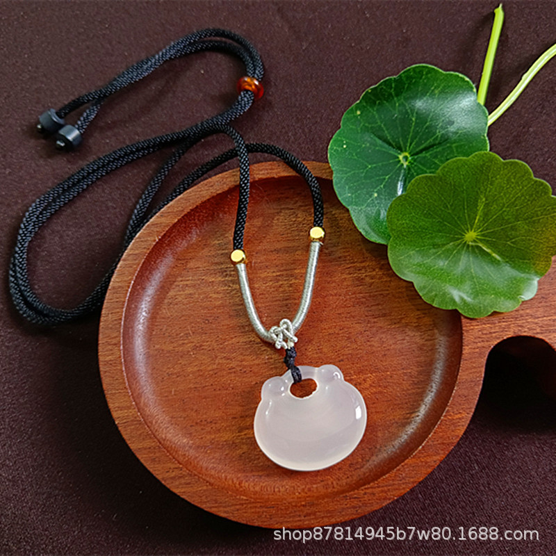 검은색 로프가 있는 Yuanbao 자물쇠(23*26mm)