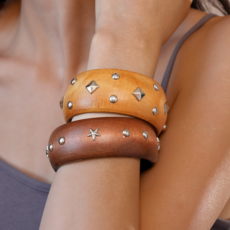 Pulsera geométrica con remaches de estrella redonda de madera de estilo chino retro Moda y sencillez Temperamento de nicho Adornos de mano de sentido avanzado Mujeres
