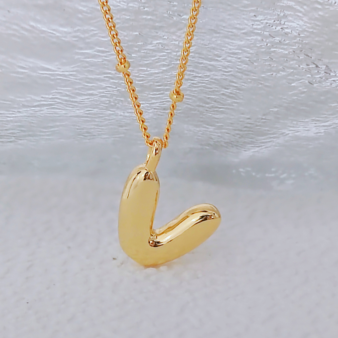 Transfronterizo Amazon venta caliente cobre chapado 18k oro real 26 letras inglesas collar colgante linda cadena de clavícula hip-hop