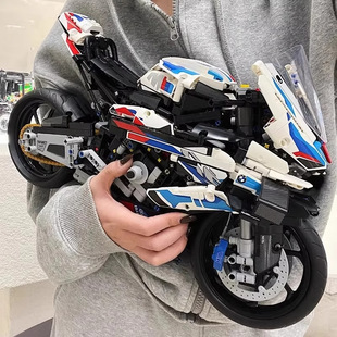 �羳���ݘ��ߌ�M1000RR�RĦ�ЙCе�M���y�ȴ����к��eľƴ�b���