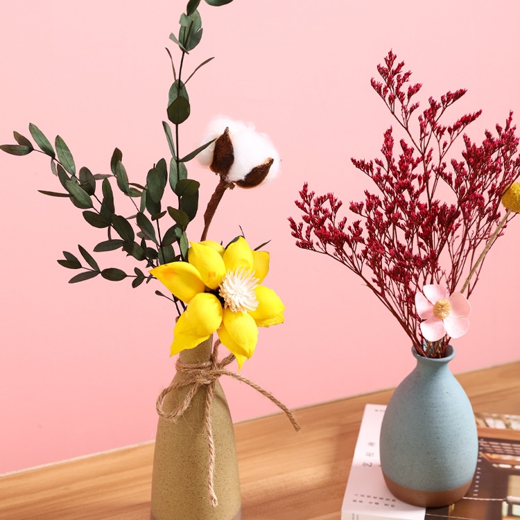 Morandi pequeño jarrón de flores en la mesa de té de viento sala de estar decoración decorativa de flores secas decoración para el hogar