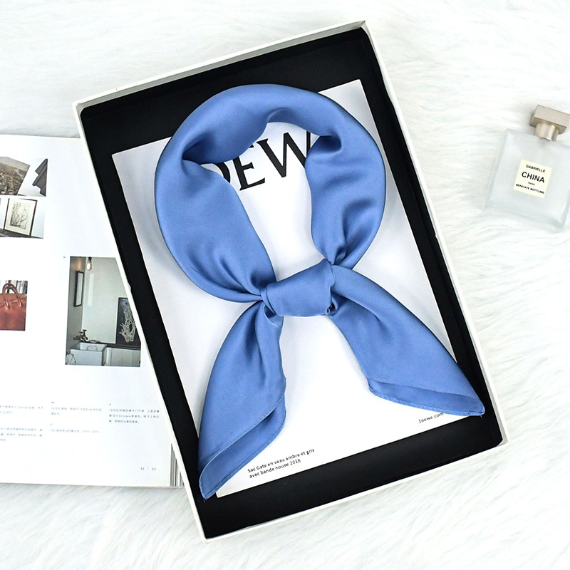 Comercio exterior primavera y otoño bufandas de seda delgadas de color sólido simple 70 bufandas de seda cuadrada de moda para viajes versátiles bufandas de mujer sensación de alto nivel