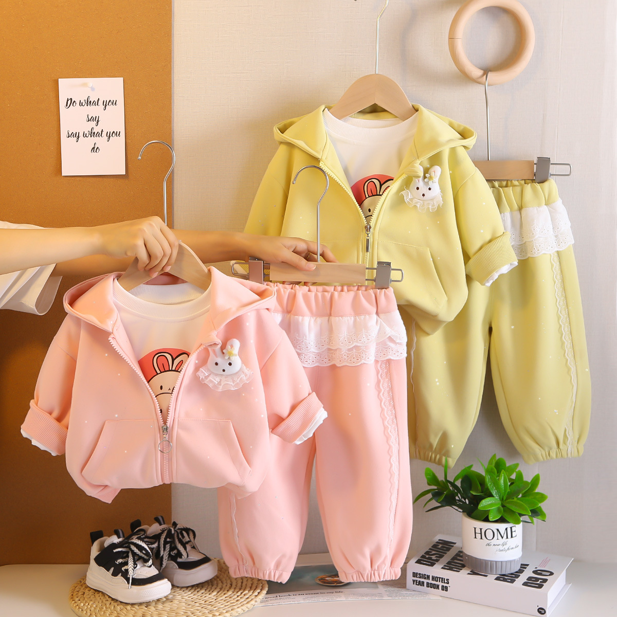 包邮女童春秋款套装新款休闲中小童外套小女孩秋装时髦长袖三件套